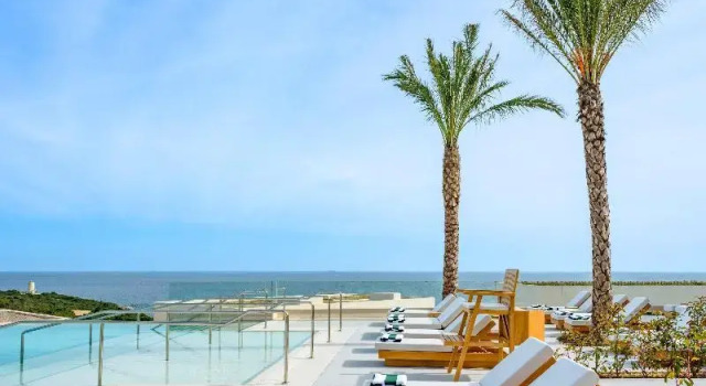 Двухместный номер Standard с балконом и с видом на бассейн Fairmont La Hacienda Costa del Sol