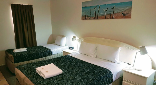 Rockhampton Palms Motor Inn, Забронировать Отель Рокгемптон Southern Great Barrier Reef, рядом с Department of Health Queensland