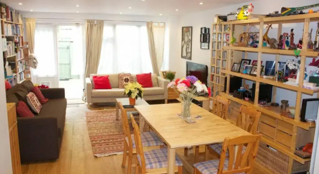Коттедж Brecknock Road House