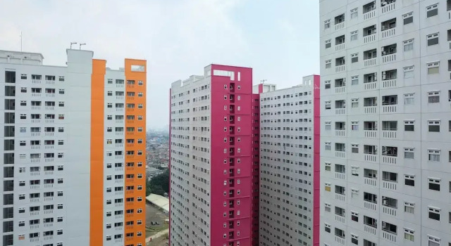 Modern and Bright 2BR Green Pramuka Apartment, Book Apartment Hotels in Jakarta Province with Parking, Parking