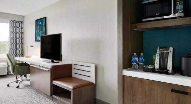 Номер Standard Hilton Garden Inn Cincinnati Northeast