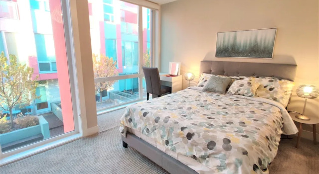 Monki Di Executive Suites - GLAS - Luxury Inner City Home 3 min to Downtown w Private Rooftop Patio Fireplace, Забронировать Отель СПА-отели Calgary Region, SPA-услуги