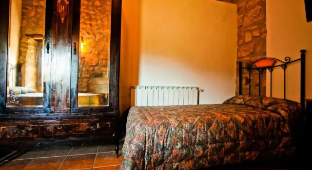 Masia Manonelles, Book Hotel Biosca Lleida