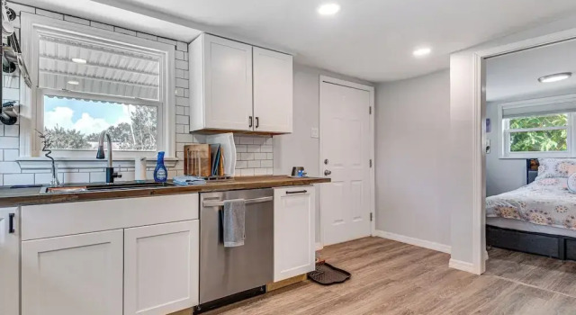 Коттедж Centrally Located Merritt Island Cottage w/ Deck!