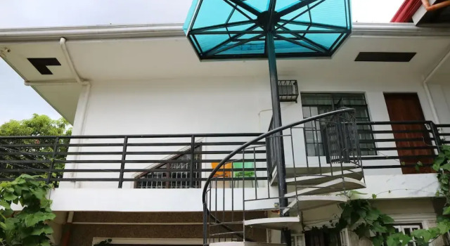 Charm Guest House - Hostel, Prenota Ostello Città di Puerto Princesa 