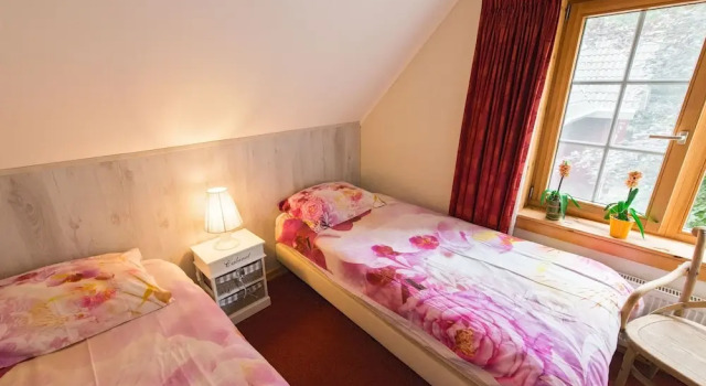 Cozy Forest Home with Wood Burning Stove near Forest, Buchen Sie Hotel Oosterwijk Nordbrabant