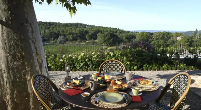 Domaine Perréal Chambres dhôtes, Забронировать Отель Гарга Route de la Lavande