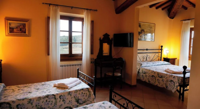 Четырёхместный номер Classic с видом на окрестности Agriturismo Villa Guarnaschelli