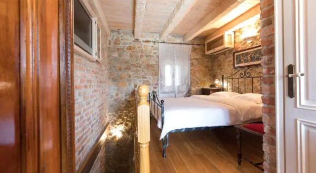 Holiday Home Bozanić, Prenota Hotel Hotel a Isole Quarnerine con parcheggio, Parcheggio