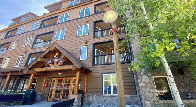 Dakota Lodge 8458