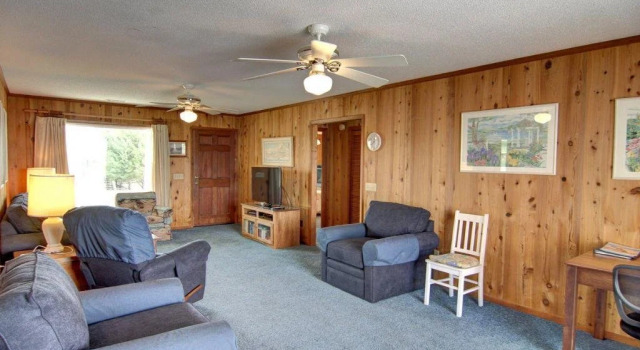 Do-little Dock 3 Bedroom Home by RedAwning