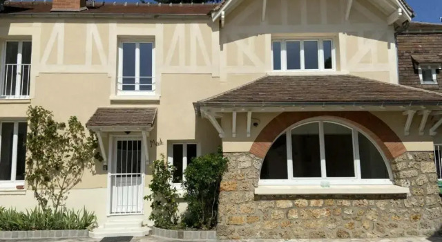 Gîte rénové de charme avec parc, étang, proche de Paris et Versailles - FR-1-527-11, Réserver Hôtel Senlisse Île-de-France