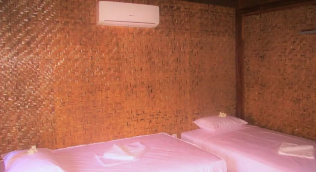 Good Vibes Bungalows, Забронировать Отель Отели Гилей Траванган с завтраком, рядом с Порт Гили Траванган, Завтраки