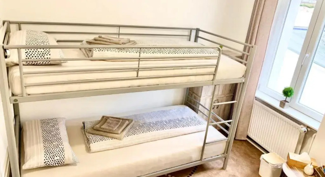 Кровать в общем номере (женский номер) New Hostel Berlin Mitte FREE SNACK hot tea and coffee