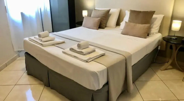 Tuanis, Buchen Sie Hotel Vomero Neapel