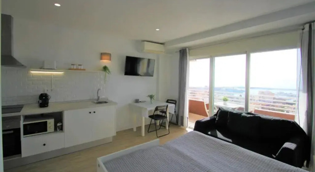 Estudio CasaTuris en planta 18 en pleno centro de Alicante A106, Забронировать Отель Отели Аликанте с парковкой, рядом с Arniches Theater, Парковка
