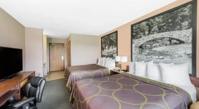 Четырёхместный номер Standard Super 8 by Wyndham Winfield-Quail Ridge Area