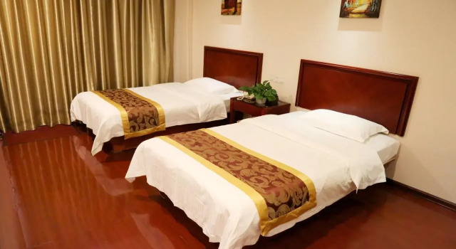 Guiyang Baolejia Hotel, Rezerwuj Hotel Hotele w Guiyang z basenem, w pobliżu Modern Capital, Basen