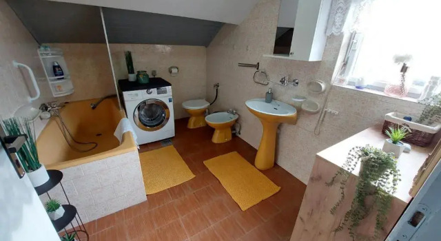 Коттедж A house, free parking, sauna