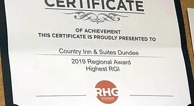 Четырёхместный люкс c 1 комнатой Country Inn & Suites by Radisson, Dundee, MI