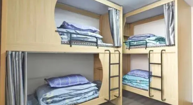 Кровать в общем номере (женский номер) Yuanyuan Hotel (Shanghai Jiuxin Branch)
