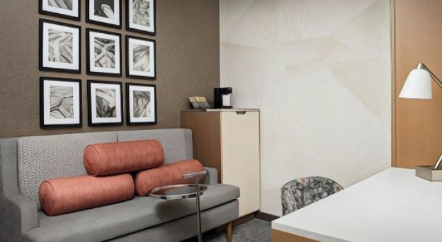 Люкс с видом на город SpringHill Suites by Marriott New York Queens