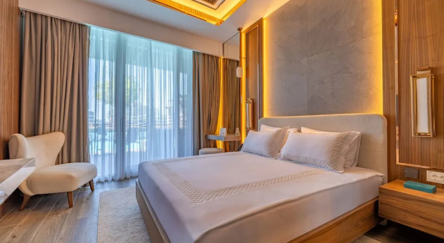 Номер Standard с балконом Qlusive Hotel