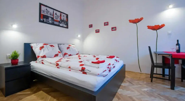 Апартаменты PARKING, AC, WIFI FLAT NEXT TO ANDRASSY Ave