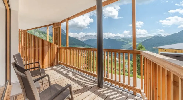 Двухместный семейный люкс с видом на горы Nature Hotel Delta