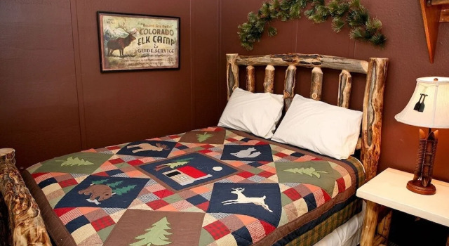 Triple R Cottages: 5 2 Bedroom Cabin, Забронировать Дом для отпуска Эстес-Парк Rocky Mountain National Park, рядом с Trout Haven Fishing Pond