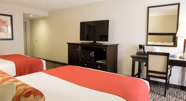 Четырёхместный номер Standard Admiral Inn Hamilton