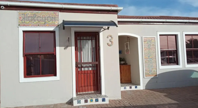 Luxury BB Double Bedroom With Private Entrance and Bathroom in Capetown, Забронировать Отель Отели Cape Peninsula с парковкой, Парковка