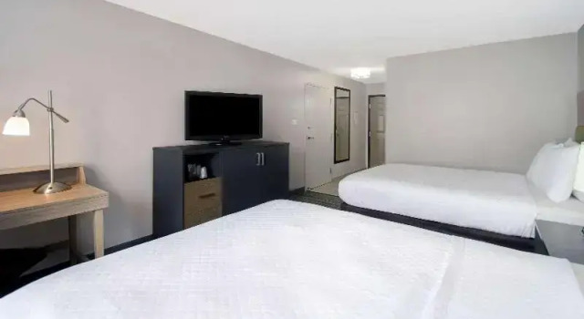 Шестиместный номер Standard Country Inn & Suites by Radisson, Cincinnati Airport, KY