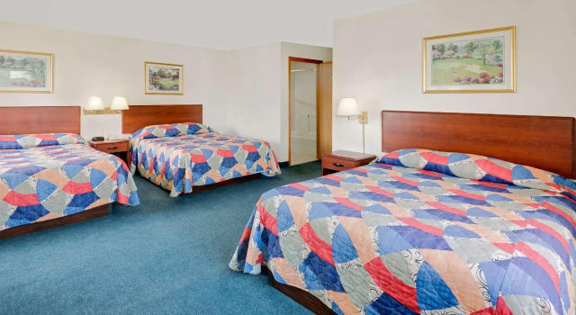 Шестиместный люкс Emmetsburg Hotel & Suites