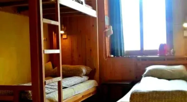 Трёхместный номер Standard с красивым видом из окна Lao Shay Youth Hostel Shangri-la