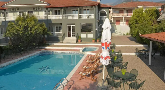 Двухместный номер Standard с видом на бассейн Olympus Hotel Villa Drosos