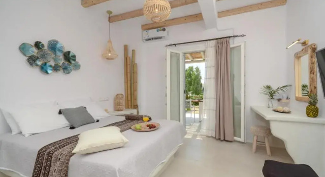 Люкс с видом на бассейн Naxos Nature Suites