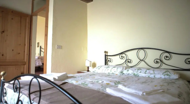 Holiday Home in Paciano Near Lake Trasimeno, Book Hotel Hoteller i Paciano med parkering, Parkering