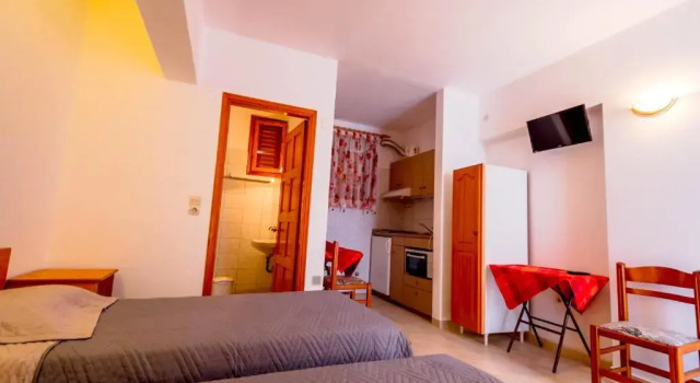 Студия Economy Balaskas Hotel