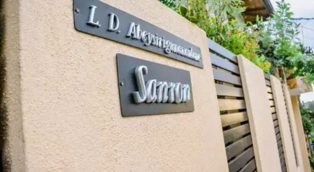 Sanron Home Stay, Забронировать Отель Галле Округ Галле
