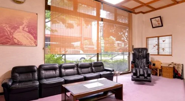 Takase Onsen Hanamichiru Yado New Manriki, Book Hotel Hoteller i Koshinetsu med parkering, Parkering