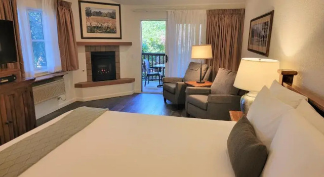 Номер Deluxe El Pueblo Inn