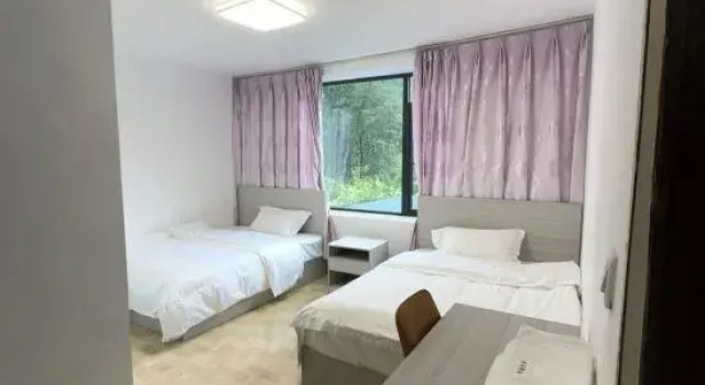 Siguniang Mountain Linxi Yashe Homestay (Shuangqiao Valley Scenic Area), Prenota Hotel Renshenguoping Cina