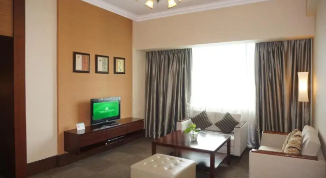 Люкс Executive Emerald Garden International Hotel