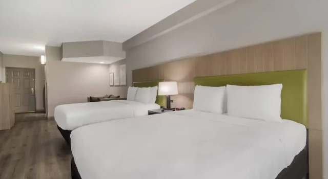 Шестиместный люкс Country Inn & Suites by Radisson, Goldsboro, NC