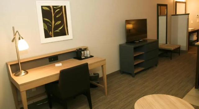 Люкс Country Inn & Suites by Radisson, Prineville, OR