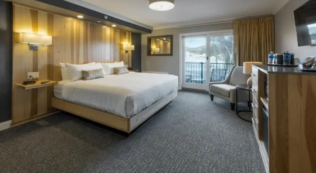 Номер Standard с балконом Center Harbor Inn