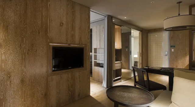 Standardowy dwuosobowy pokój i balkonem Gloria Residence