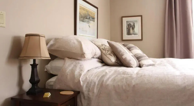 Tailwinds B&B, Book Bed and Breakfast Erin Ontario