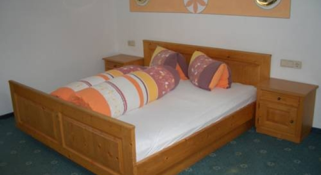 Gasthof Wilder Mann, Rezervovat Hotel Hotely v Toesens s parkováním, Parkování